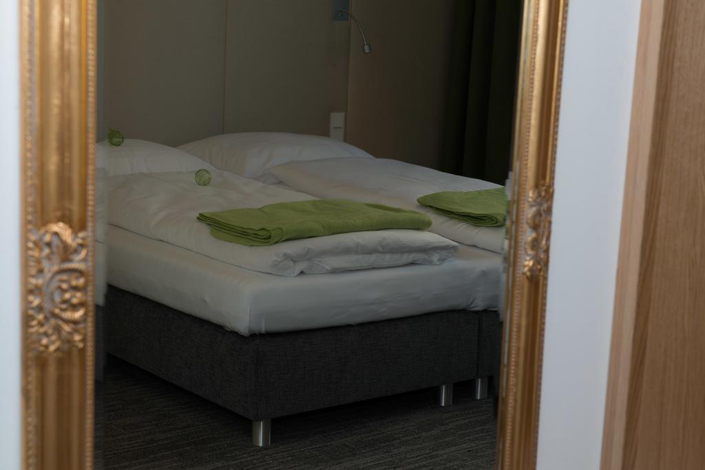 Hubertushof Fromwald Hotel Und Gasthof Bad Fischau 객실 사진