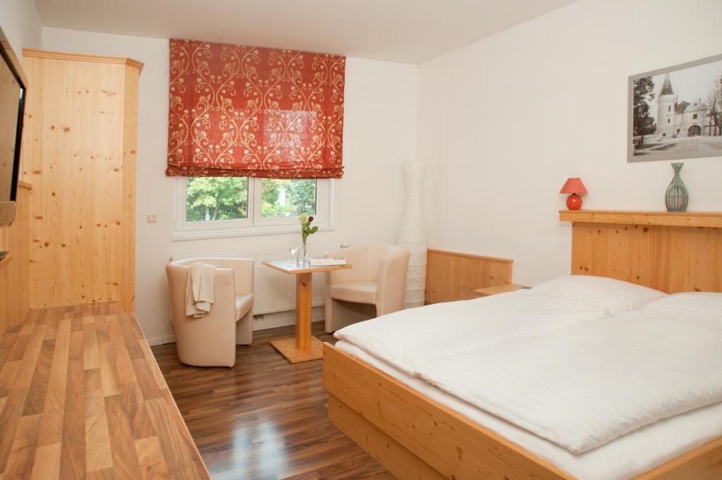 Hubertushof Fromwald Hotel Und Gasthof Bad Fischau 외부 사진